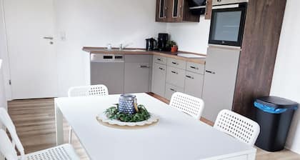 Weser Pension - Zweibettzimmer mit Eigenem Bad Nr. 3