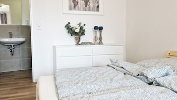 1 slaapkamer, een bureau, reisbedje, gratis wifi