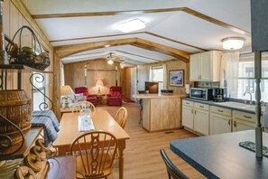 House (2 Bedrooms) | Interior