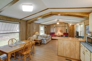 House (2 Bedrooms) | Interior