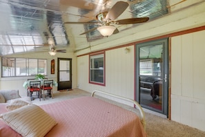 House (2 Bedrooms) | Interior - Blackwell Home w/ Enclosed Porch: Steps to Water! (Blackwell)