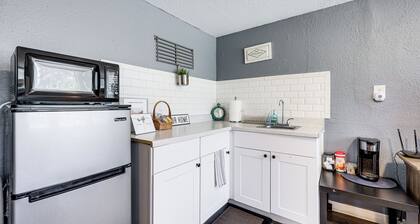 Quaint Jacksonville Studio < 2 Mi to Downtown!