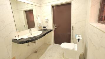 Family Double Room | Bathroom