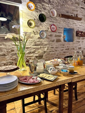 Free daily continental breakfast  - Albergo Ristorante Ca' di veroli (Bagno di Romagna)