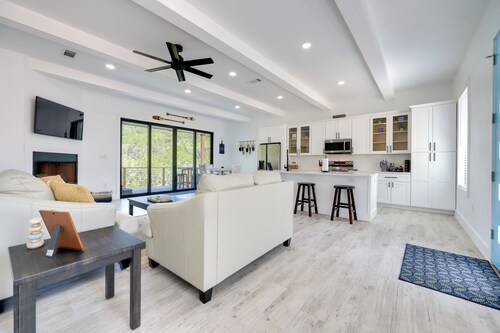 Canyon Lake Getaway: Hot Tub, 1 Mi to Boat Ramp!