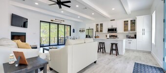 Canyon Lake Getaway: Hot Tub, 1 Mi to Boat Ramp!