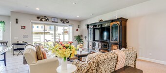 Beautiful Bakersfield Home ~ 8 Mi to Downtown!
