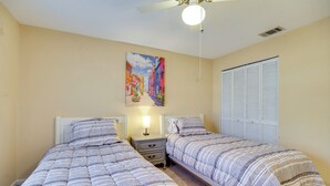 Interior - 7 Mi to Satellite Beach: Melbourne Home w/ Yard (Melbourne)