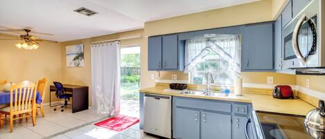 House (3 Bedrooms) | Interior