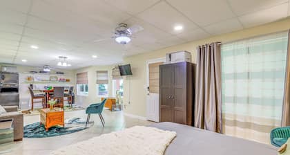 Cozy Jonesboro Studio w/ Patio ~ 22 Mi to Atlanta!