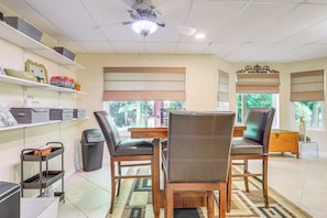Interior - Cozy Jonesboro Studio w/ Patio ~ 22 Mi to Atlanta! (Jonesboro)
