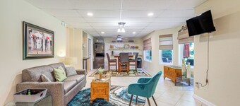 Cozy Jonesboro Studio w/ Patio ~ 22 Mi to Atlanta!