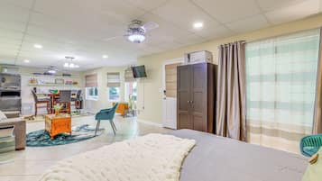 Apartment (0 Bedroom) | Interior