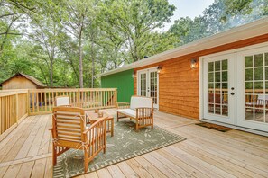 House (3 Bedrooms) | Interior - Cotter Home w/ Deck ~ 1 Mi to Big Spring Park! (Cotter)