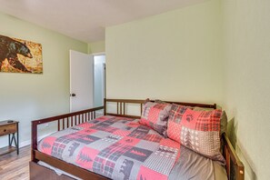 House (3 Bedrooms) | Interior - Cotter Home w/ Deck ~ 1 Mi to Big Spring Park! (Cotter)