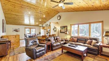 Rumah (5 Bedrooms) | Interior