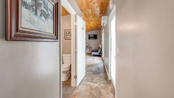 Apartment (0 Bedroom) | Interior