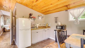 Apartment (0 Bedroom) | Interior