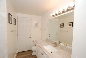 Hårføner og håndklær