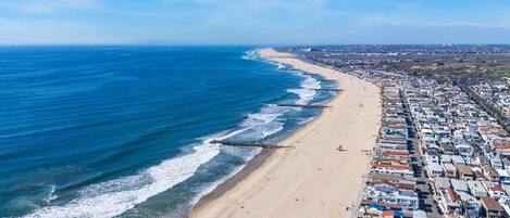 بالقرب من الشاطئ