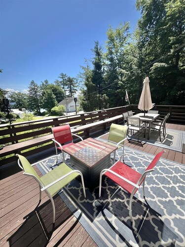 Daybreak Limit 8 3 Bedroom Villa by RedAwning
