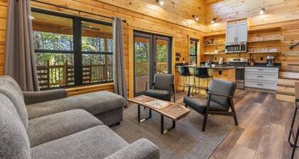 Ruby's Retreat - 2 Bedrooms, 1.5 Baths, Sleeps 8 by RedAwning