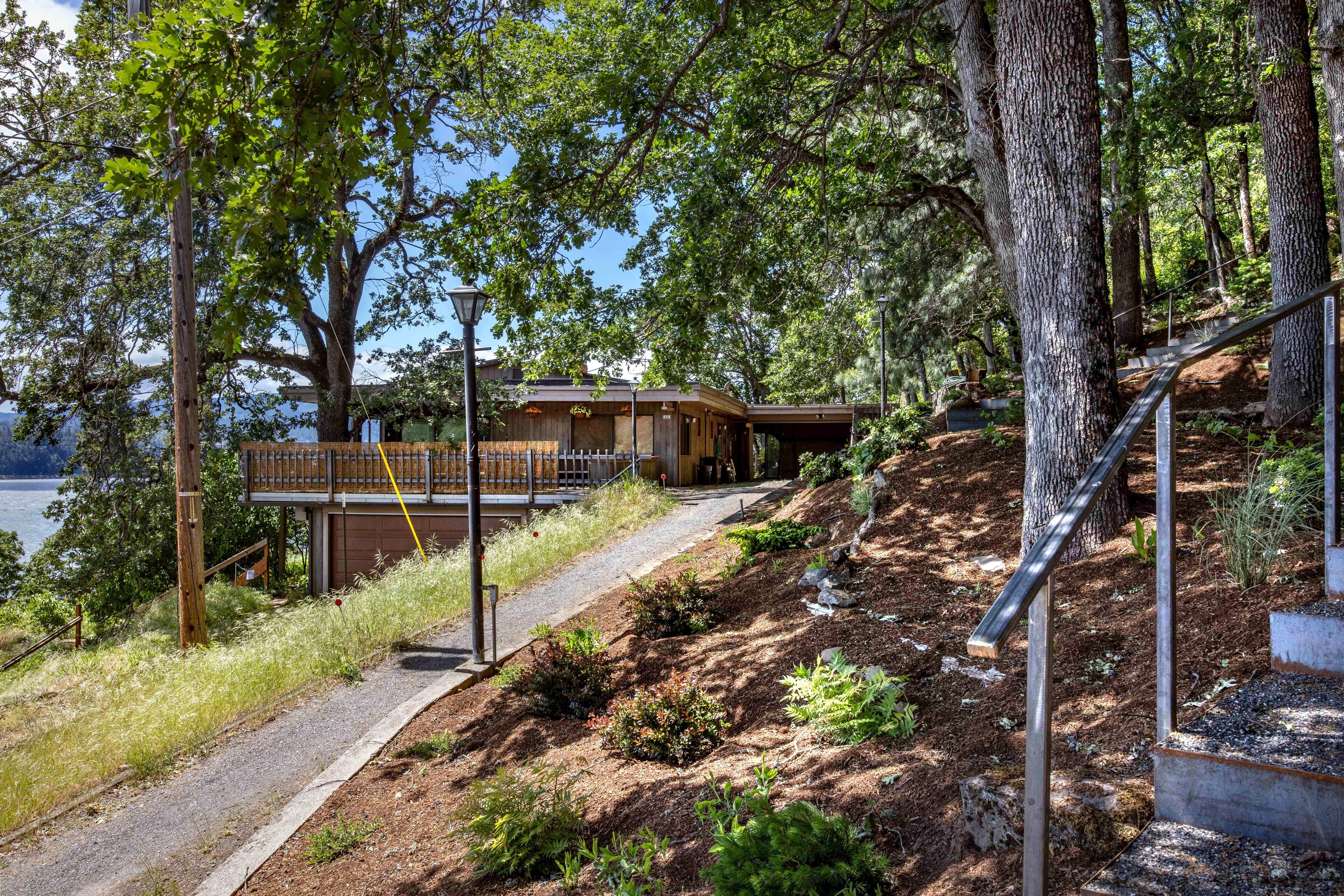 House, 3 Bedrooms | Property grounds