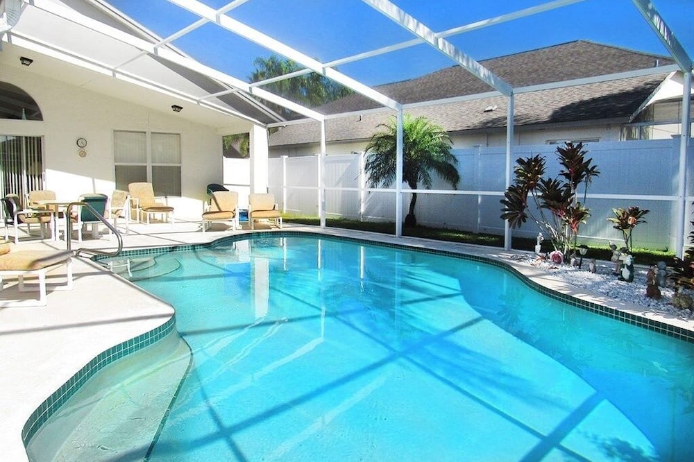 Family Fun Vacation Home 4 Bedroom Villa by RedAwning - Four Corners, FL