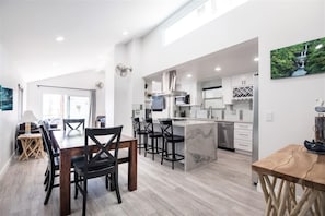 Dining - 122 36th St A & B | Gorgeous + Modern Oasis w/ Huge Front Patio (Newport Beach)