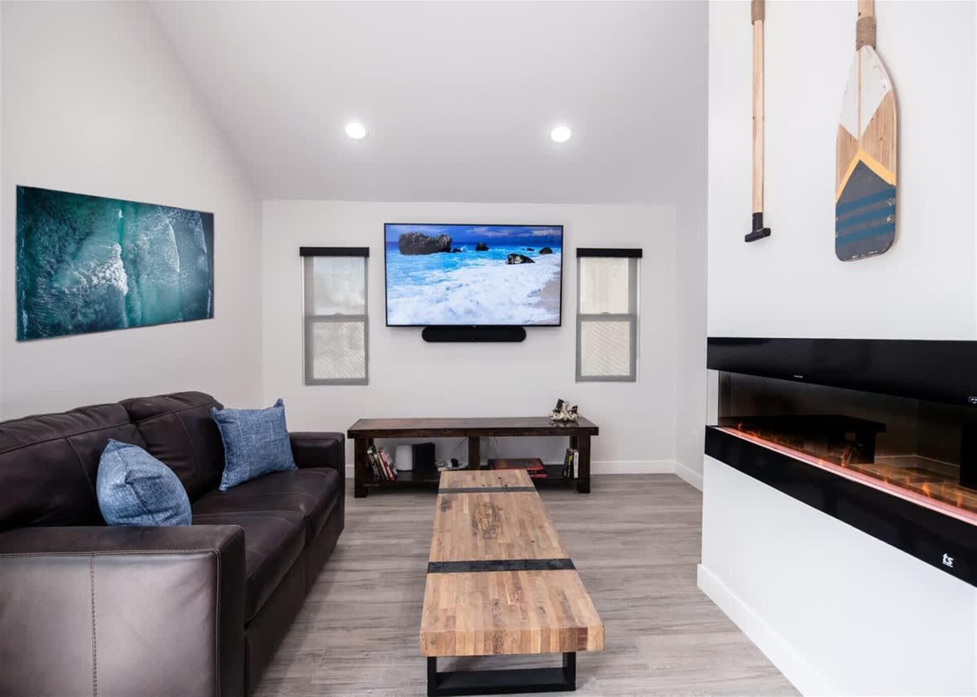 Smart TV, fireplace, offices