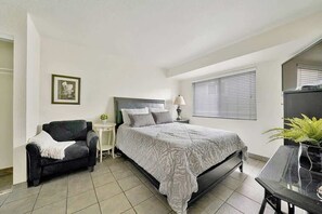 7 bedrooms, iron/ironing board, free WiFi, bed sheets