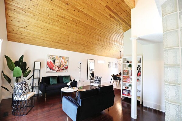 スマートテレビ、暖炉