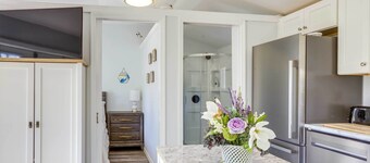 Ocala Tiny Home on 10-Acre Farm Near WEC!