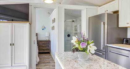 Ocala Tiny Home on 10-Acre Farm Near WEC!
