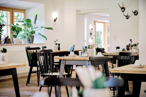 Daily local cuisine breakfast for a fee - Der Lederer Hof (Tegernsee)