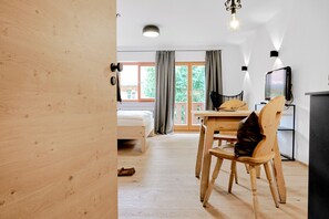 Studio | Allergitestet sengetøy, safe på rommet og individuelt dekorert