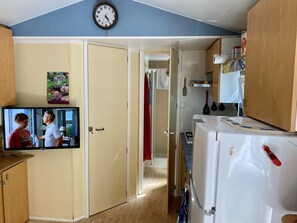 Fridge, microwave, stovetop, dishwasher - Vacations in the south of France on the Mediterranean and the Canal du Midi (Villeneuve-lès-Béziers)