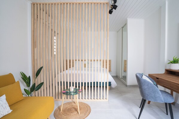 1 bedroom, iron/ironing board, travel crib, WiFi