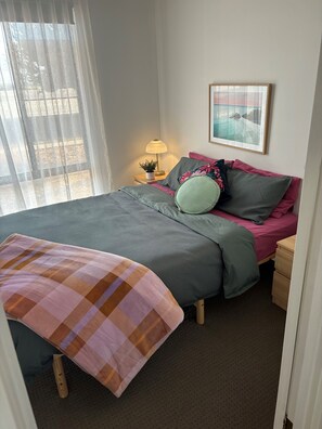 3 bedrooms, iron/ironing board, WiFi