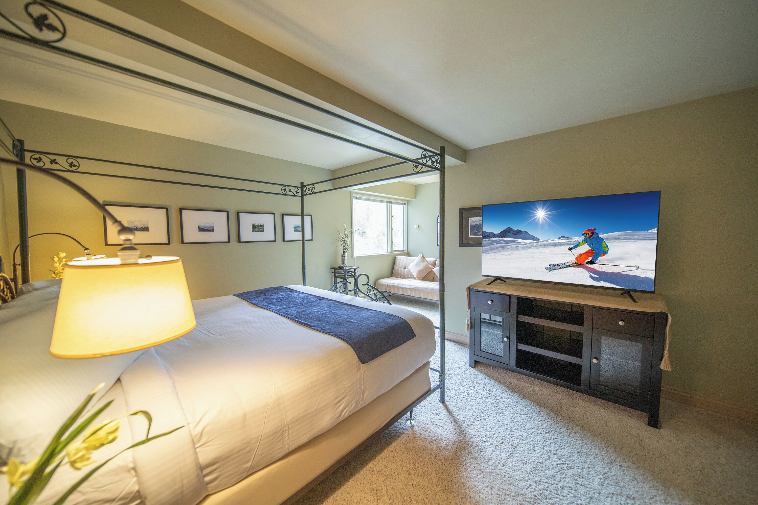 3 slaapkamers, een strijkplank/strijkijzer, wifi, beddengoed