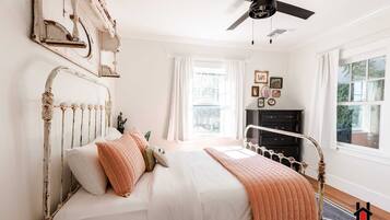 2 bedrooms, desk, iron/ironing board, travel crib