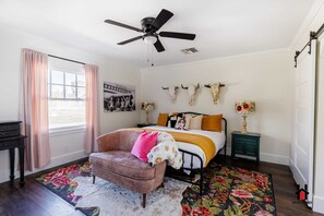 1 chambre, fer et planche à repasser, lit parapluie, Wi-Fi gratuit