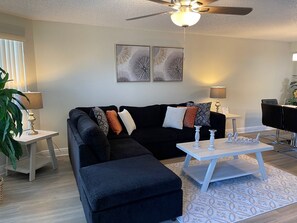 Smart TV - Grand Somerset 3BR Penthouse near Disney Parks (Kissimmee)