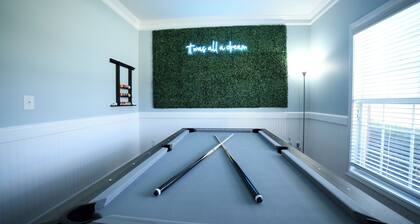 Huge 5 Bdrm W/King Bed Hot Tub