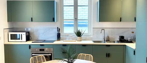 Micro-ondas, fogão, cooktop, lava-louças