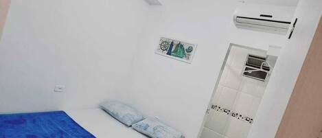 8 Schlafzimmer, BĂŒgeleisen/BĂŒgelbrett, WLAN, BettwĂ€sche