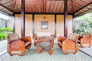 Quầy tiếp tân