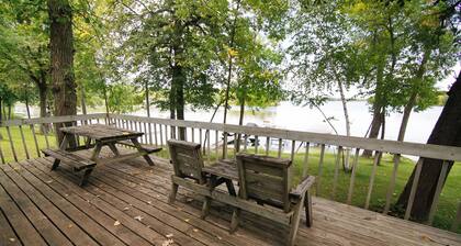 Idle Hour, a 2 BR lakefront cabin nestled in family-friendly Riverside Resort
