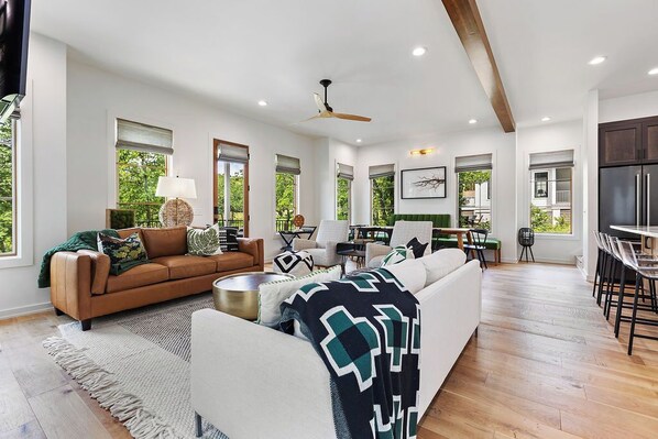 TV, fireplace, offices