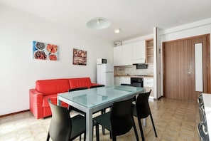 Dining - Bardini 9 - Lido di Jesolo, Italy. Entire accommodation (Lido di Jesolo)